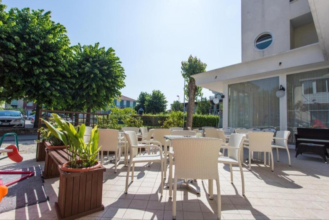 Hotel Villa Vera Rimini Exteriör bild
