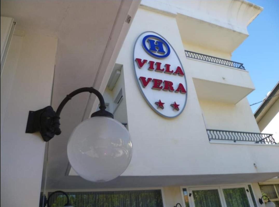 Hotel Villa Vera Rimini Exteriör bild