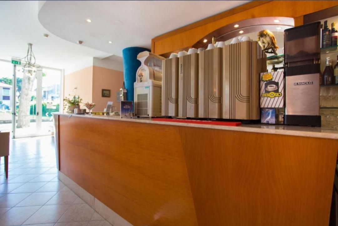 Hotel Villa Vera Rimini Exteriör bild