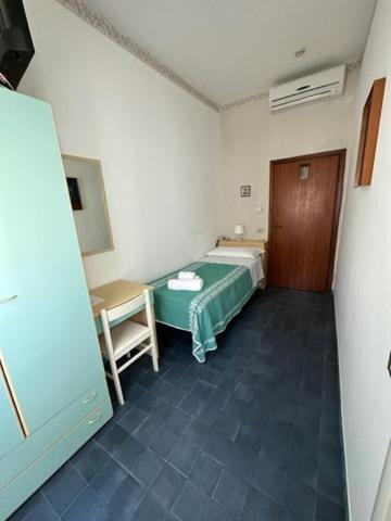 Hotel Villa Vera Rimini Exteriör bild