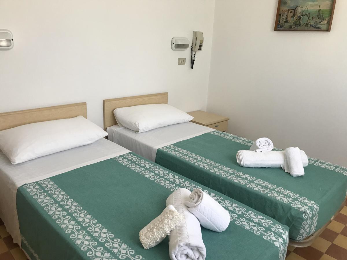 Hotel Villa Vera Rimini Exteriör bild