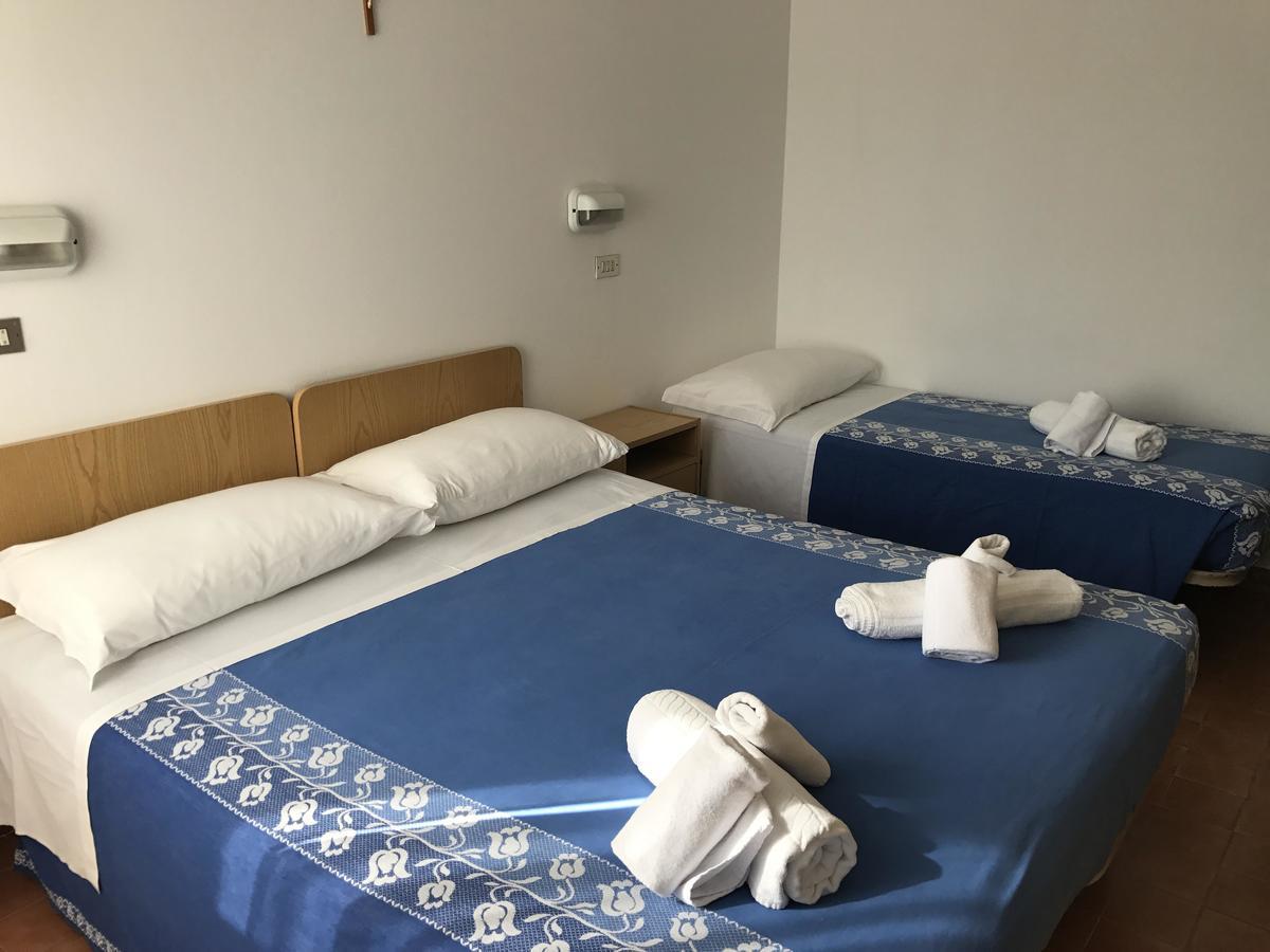 Hotel Villa Vera Rimini Exteriör bild